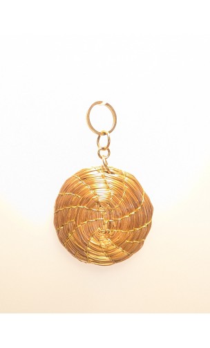 Capimix LIBERTE – Charm pendentif artisanal – Or végétal Capim dourado – 5×3 cm SLOWECO – 1U