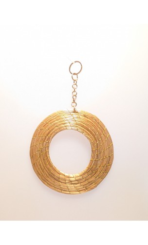 Capimix FELICIDAD - Charms Dije artesanal – Colgante Oro vegetal Capim dorado – 9×6 cm SLOWECO – 1U.