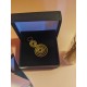 Capimix PAIX – Charm pendentif artisanal – Or végétal Capim doUrado – 5×2,5 cm SLOWECO – 1U