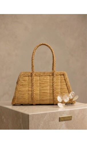 Bolso de mano artesanal - TRAPECIO DORADO - Capim dourado - Oro vegetal – Largo 29 x Alto 15 x Ancho 10 cm - Sloweco