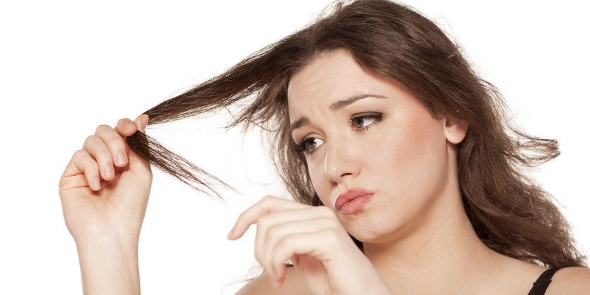 Vacances: comment éviter les cheveux secs et abîmés?