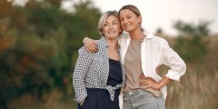 Bakuchiol et Bidens Pilosa : l’alternative naturelle au rétinol que votre peau attendait